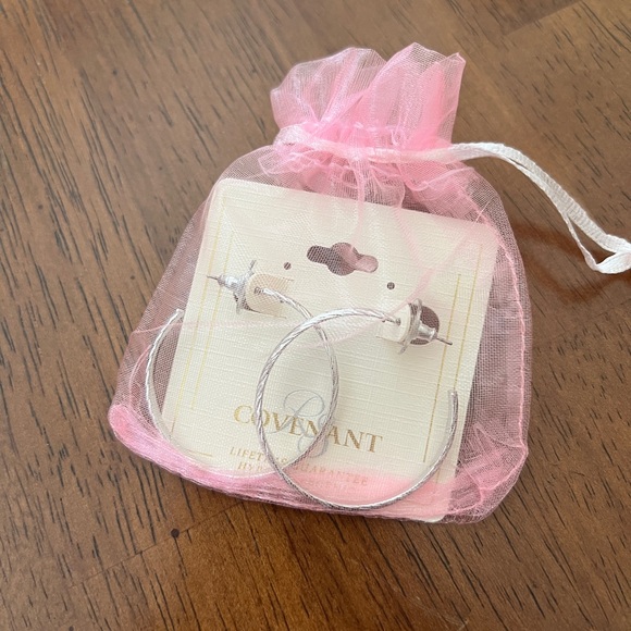 - Hoop silver earrings - Picture 2 of 4